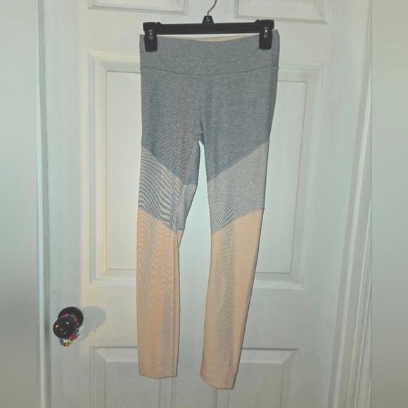 Outdoor Voices Small Blue Pink Ankle Leggings - Picture 3 of 9